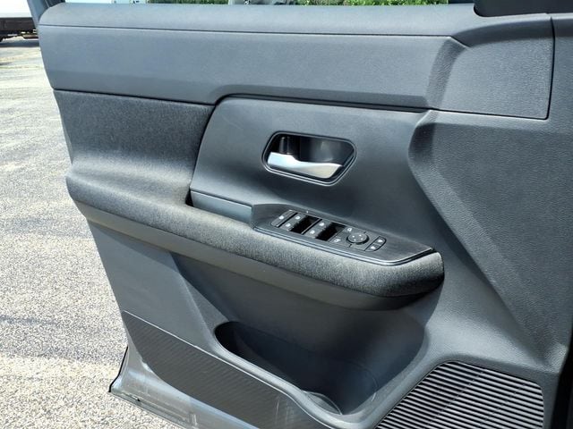 2025 Nissan Kicks SV - Photo 19