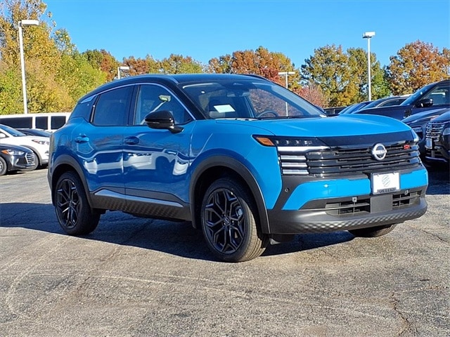 2026 Nissan KICKS SR AWD's photo