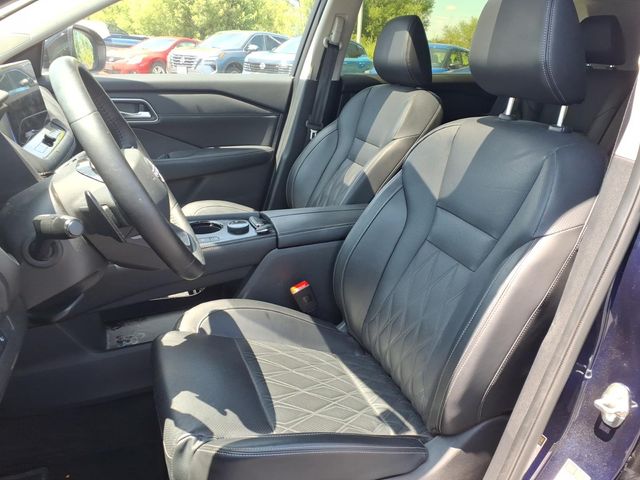 2025 Nissan Rogue Platinum - Photo 16