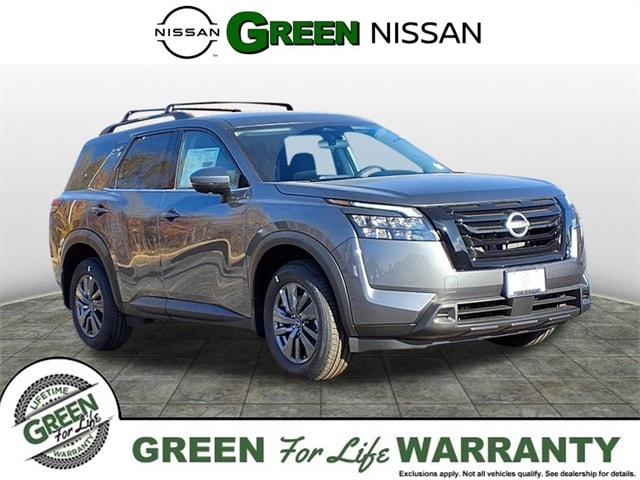 2025 Nissan Pathfinder SV's photo