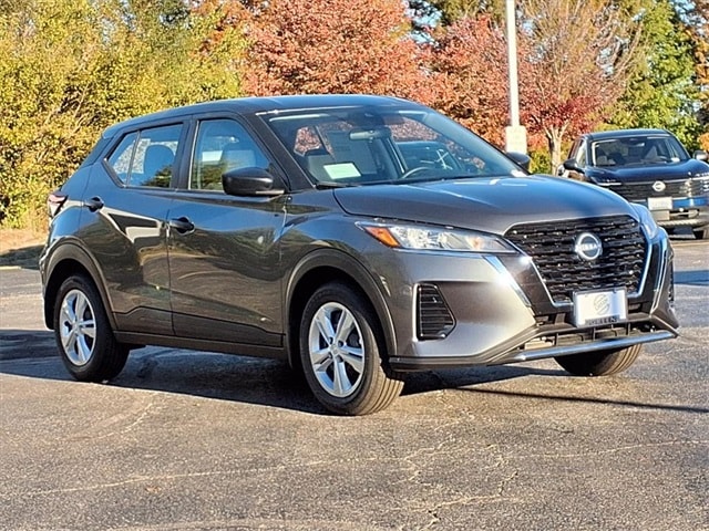 2025 Nissan KICKS PLAY Base's photo