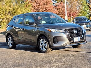 2025 Nissan Kicks Play S SUV