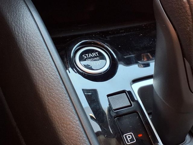 2025 Nissan Versa Sedan SV - Photo 10