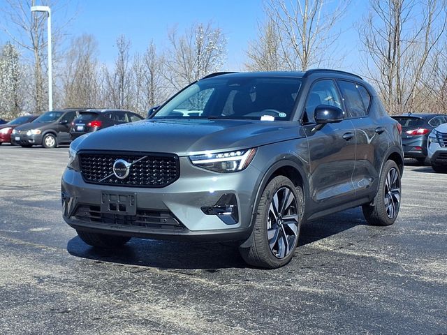 2026 Volvo XC40 B5 Ultra Dark AWD's photo