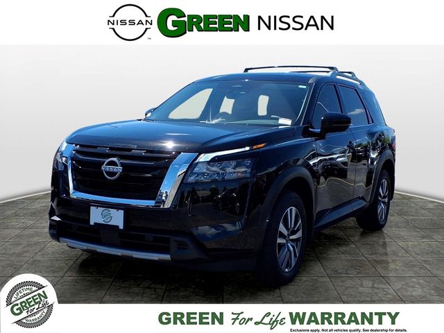 2025 Nissan Pathfinder SL 4WD's photo