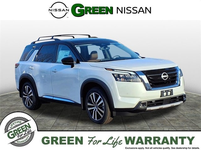 2025 Nissan Pathfinder Platinum's photo