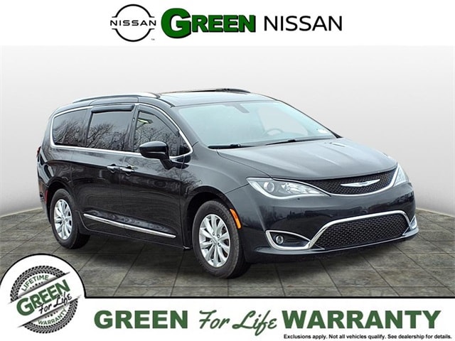 2018 Chrysler Pacifica Touring L Plus's photo