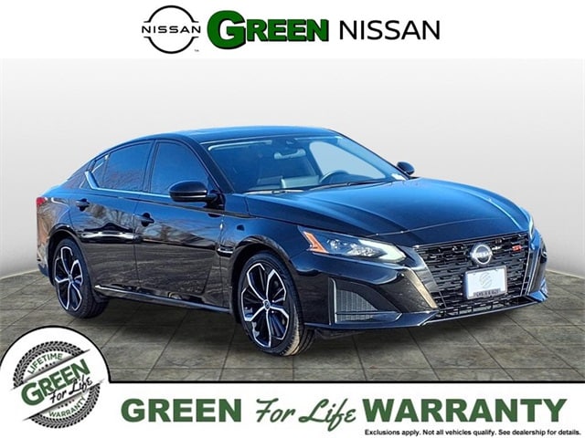 2024 Nissan Altima SR's photo