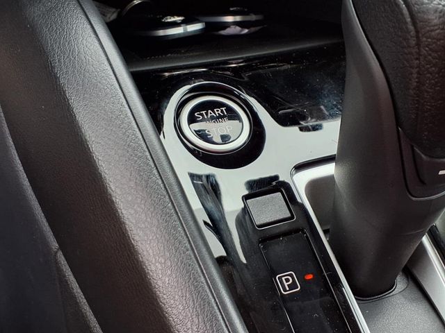 2025 Nissan Versa Sedan SV - Photo 10