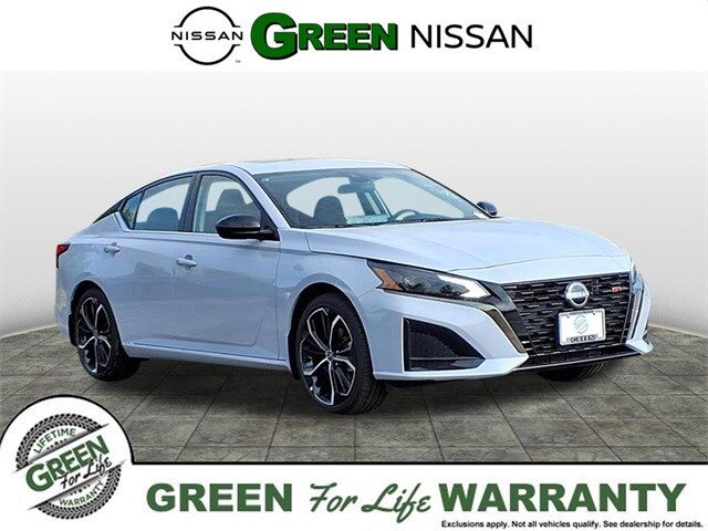 2025 Nissan Altima SR's photo