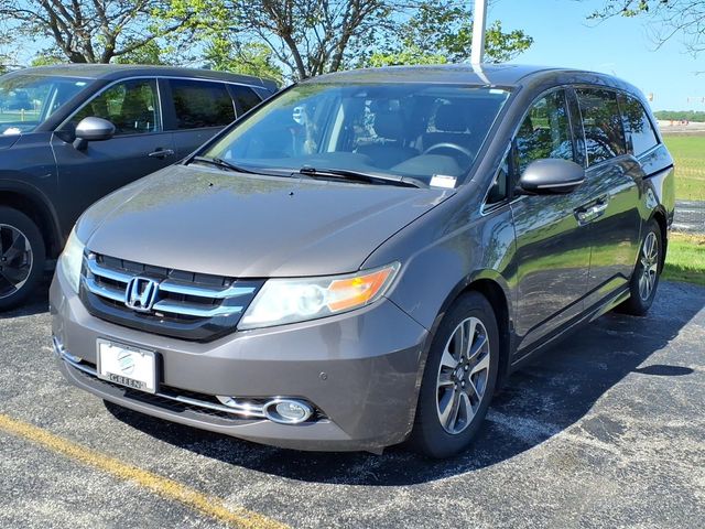 2016 Honda Odyssey Touring's photo