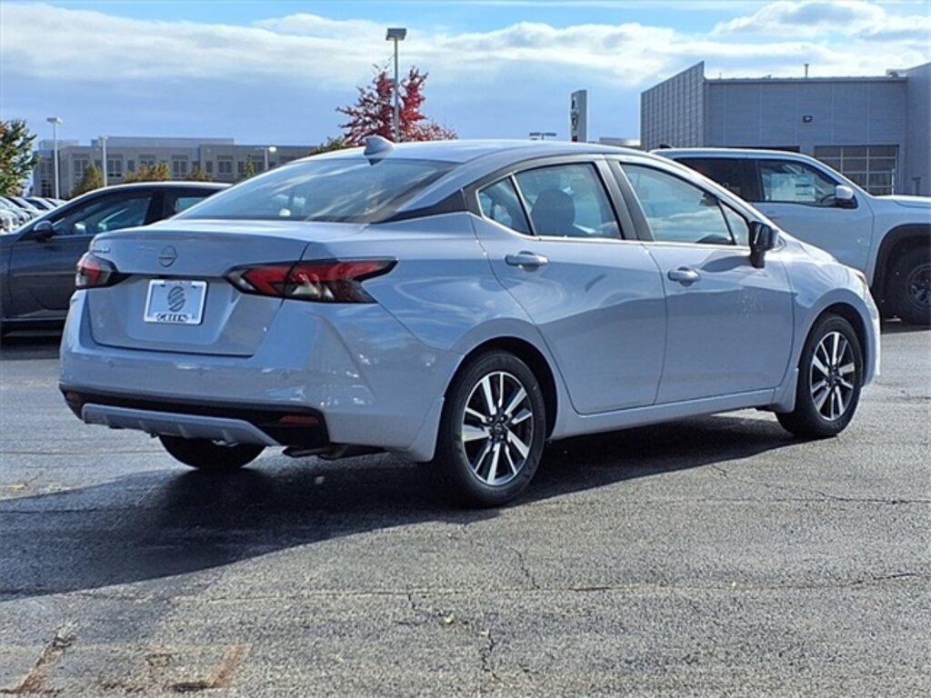 New 2025 Nissan Versa 1.6 SV Sedan