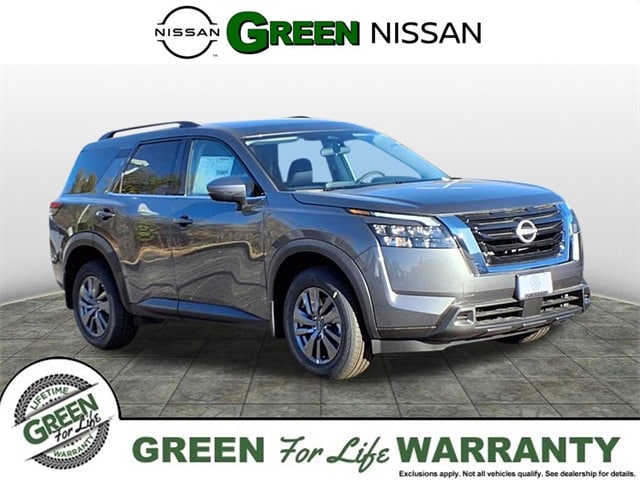 2025 Nissan Pathfinder SV's photo