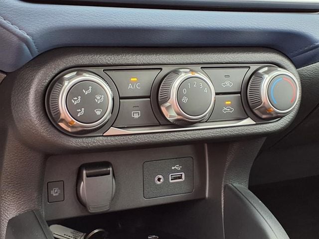 2025 Nissan Versa Sedan SV - Photo 8