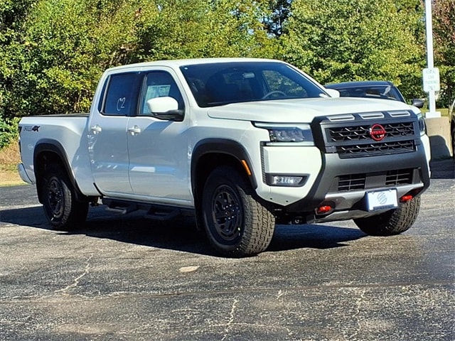 2026 Nissan Frontier PRO-4X's photo