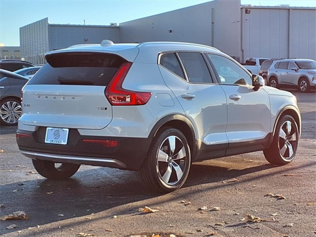 Used 2020 Volvo XC40 Momentum SUV
