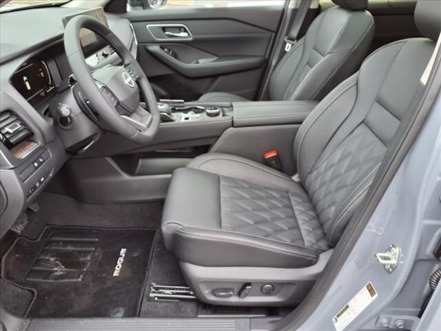 2025 Nissan Rogue Platinum - Photo 23