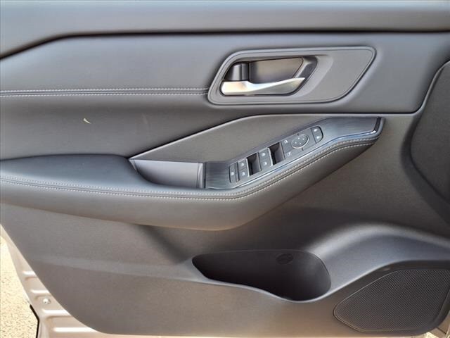 2025 Nissan Rogue SL - Photo 19