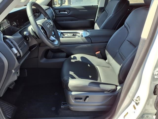 2025 Nissan Armada SV - Photo 21