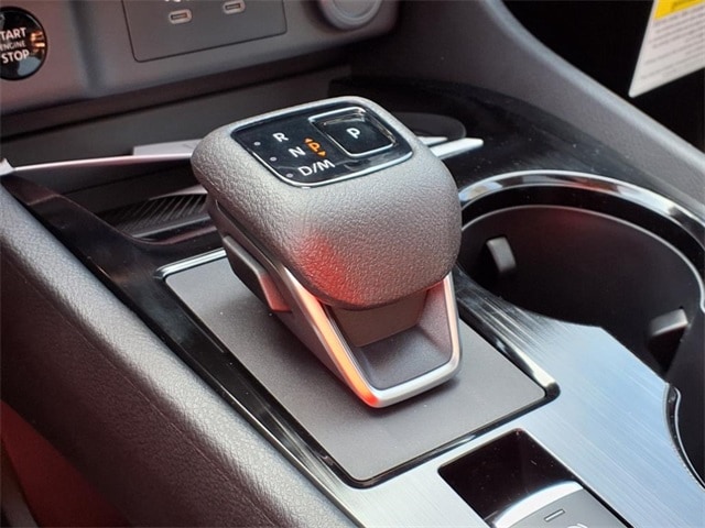 2025 Nissan Rogue SV - Photo 11