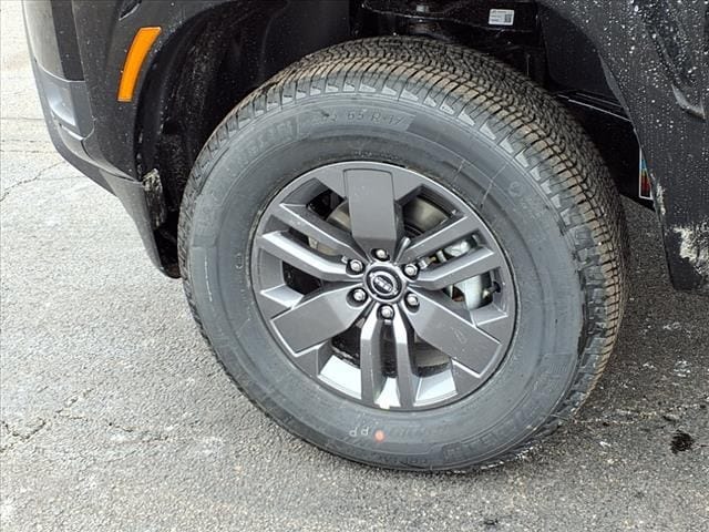 2025 Nissan Frontier SV - Photo 18