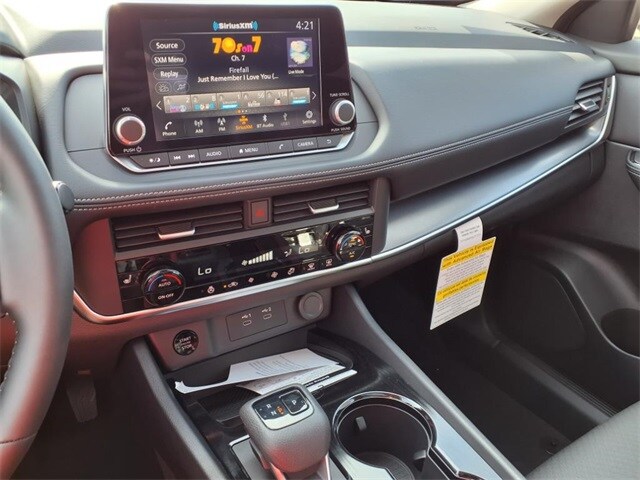 2025 Nissan Rogue SV - Photo 6