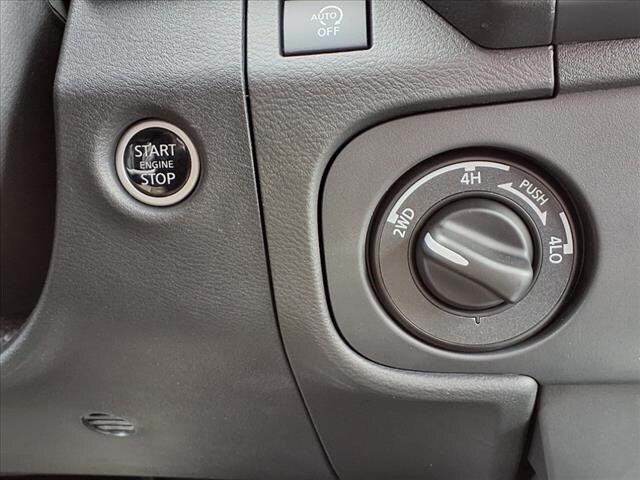 2025 Nissan Frontier SV - Photo 10