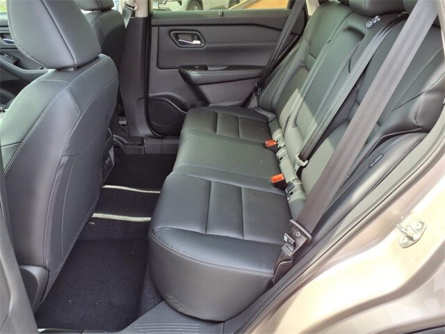 2025 Nissan Rogue SL - Photo 24