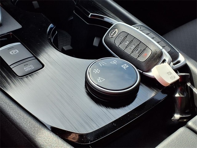 2025 Nissan Rogue SV - Photo 12