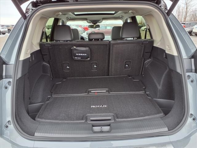 2025 Nissan Rogue Platinum - Photo 25