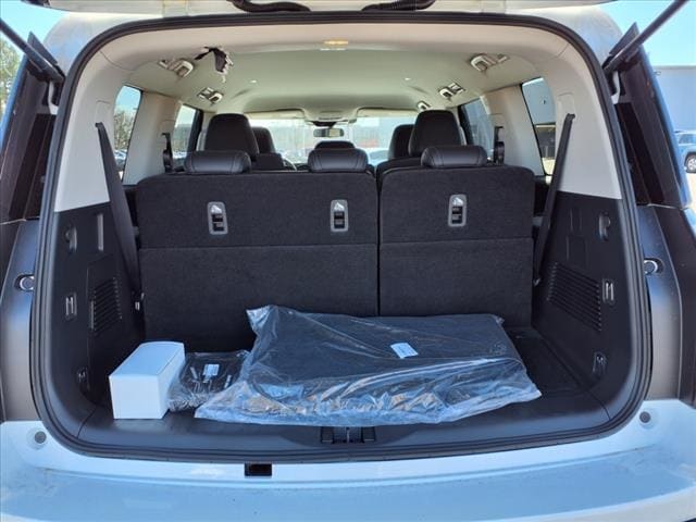 2025 Nissan Armada SV - Photo 24