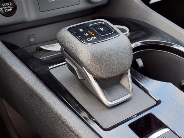 2025 Nissan Rogue SL - Photo 12