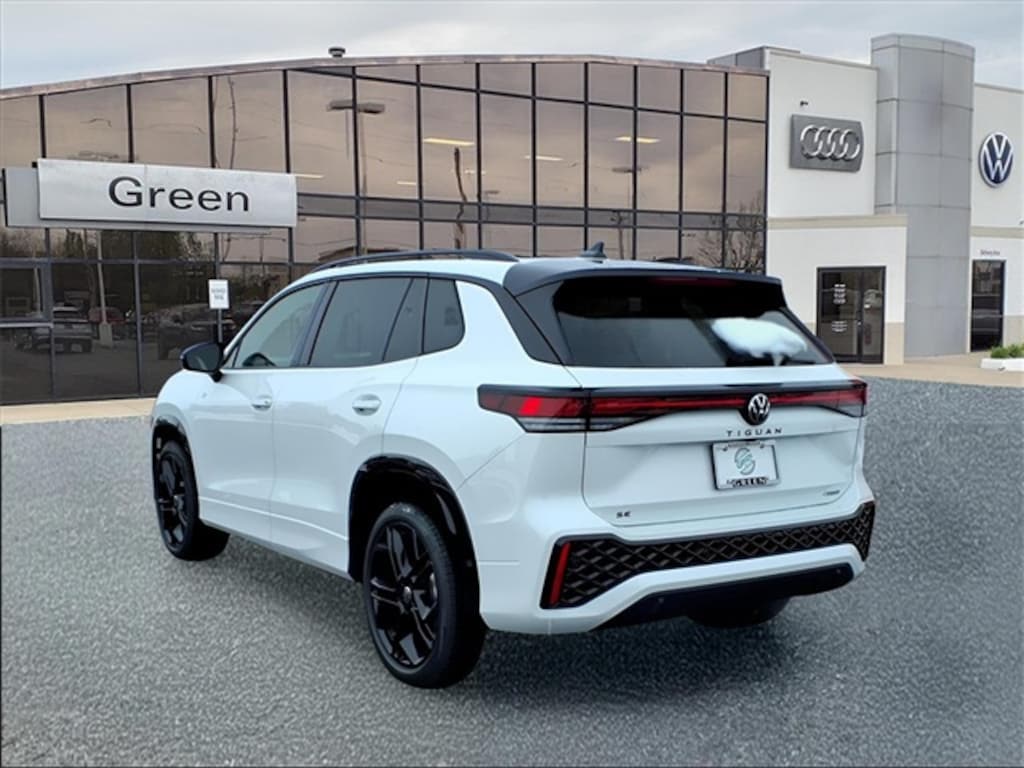 New 2026 Volkswagen Tiguan 2.0T SE R-Line Black 4Motion SUV