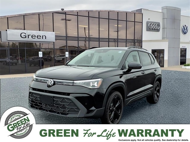 2026 Volkswagen Taos SE Black's photo