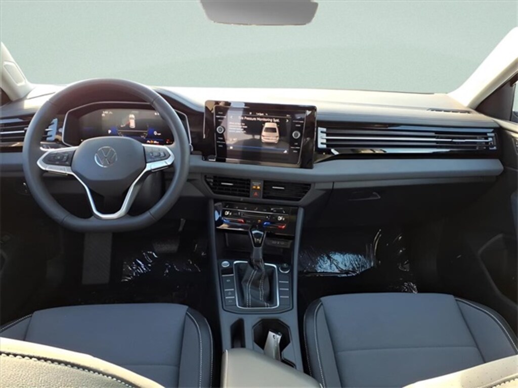 New 2026 Volkswagen Jetta 1.5T SE Sedan