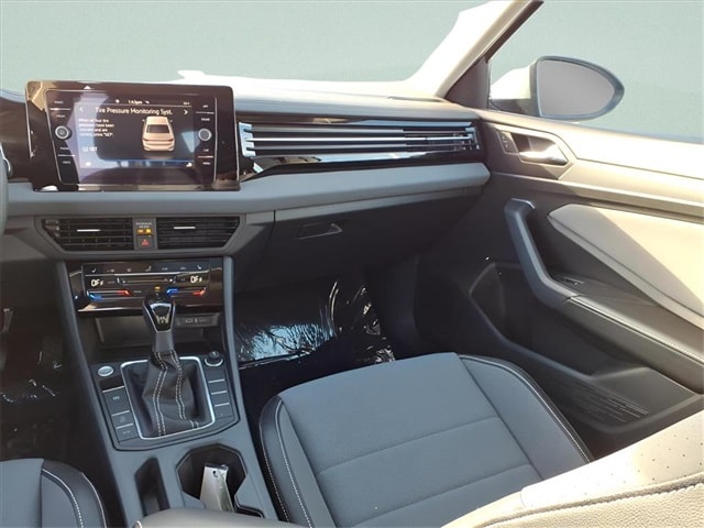 2026 Volkswagen Jetta SE - Photo 6