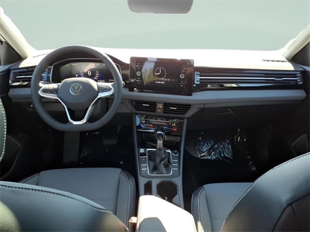 New 2026 Volkswagen Jetta 1.5T SE Sedan