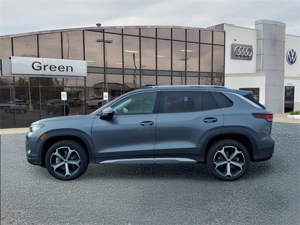 New 2026 Volkswagen Tiguan 2.0T SE 4Motion SUV