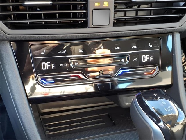 2026 Volkswagen Jetta SE - Photo 10