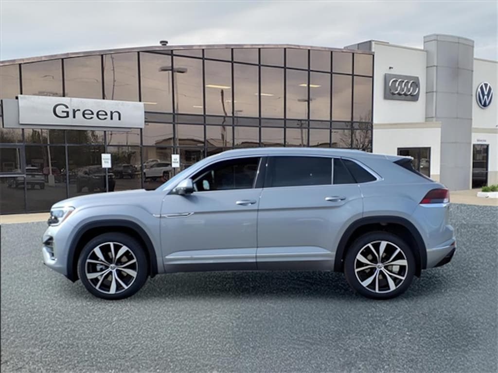 New 2026 Volkswagen Atlas Cross Sport 2.0T SEL Premium R-Line 4Motion SUV