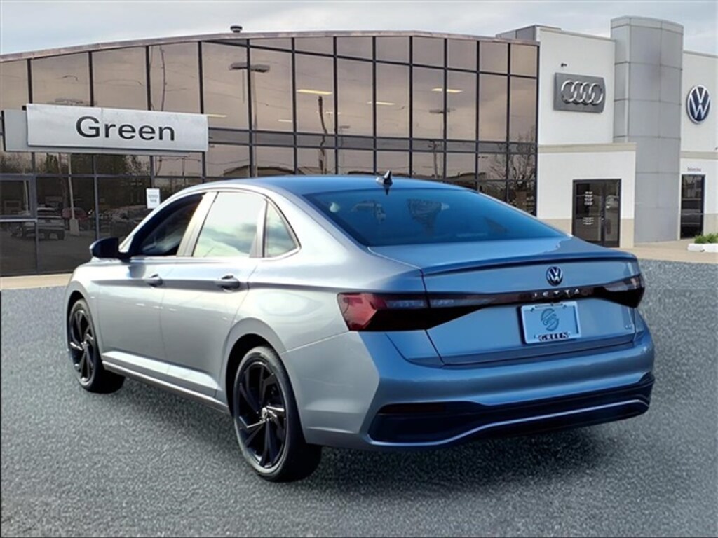 New 2026 Volkswagen Jetta 1.5T SE Sedan