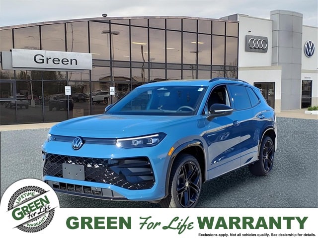 2026 Volkswagen Tiguan SE R-LINE BLACK's photo