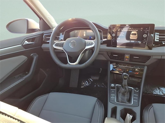 2026 Volkswagen Jetta SE - Photo 7
