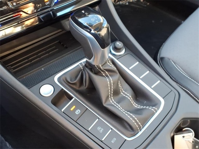 2026 Volkswagen Jetta SE - Photo 11