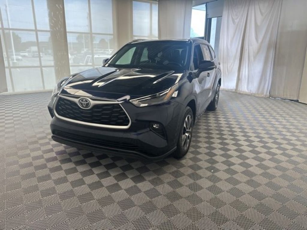 Used 2022 Toyota Highlander XLE SUV