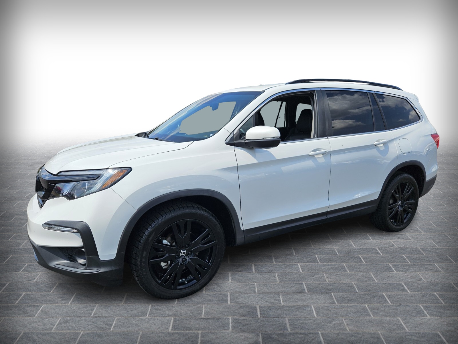 Used 2021 Honda Pilot SE with VIN 5FNYF5H24MB018352 for sale in Greensboro, NC