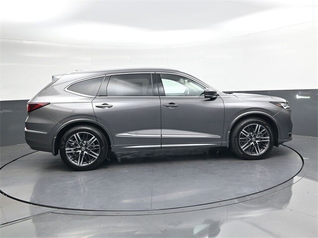 2026 Acura MDX SH-AWD Advance photo 2