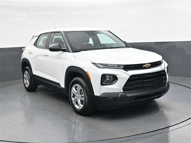 2021 Chevrolet Trailblazer L photo 2