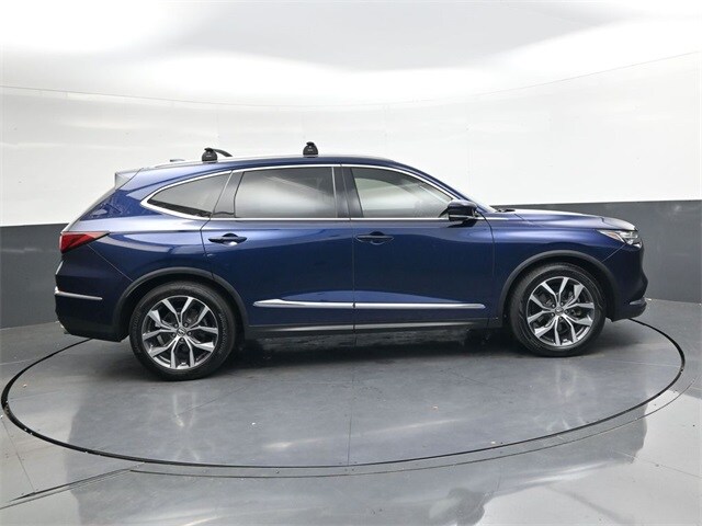 2022 Acura MDX Technology SH-AWD photo 3