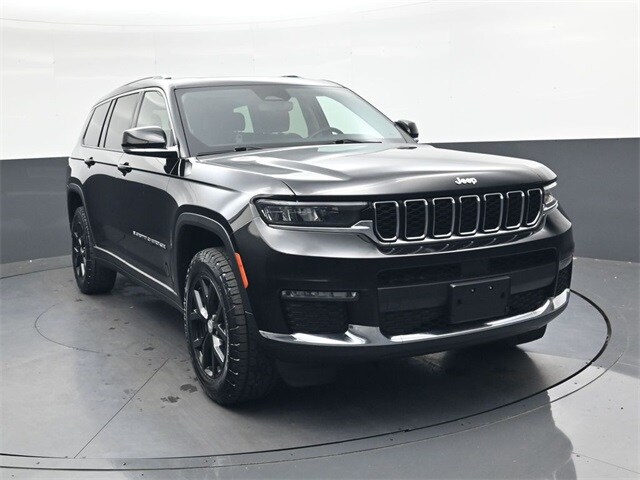 2022 Jeep Grand Cherokee Limited photo 2